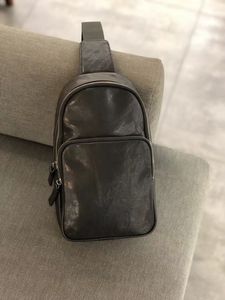 Bolsa Transversal Masculina de Couro Vegetal Vintage Pequena de Ombro em Couro Bovino de Grão Superior Atacado de Fábrica - Product Image 1