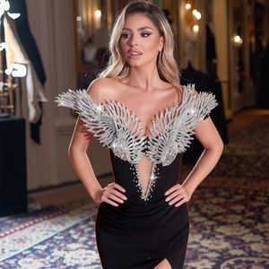 Vestido <span class=keywords><strong>de</strong></span> Terciopelo <span class=keywords><strong>de</strong></span> Talla Grande Inspirado en un Ángel |   Vestido <span class=keywords><strong>de</strong></span> sirena estilo europeo con escote profundo en V, detalles <span class=keywords><strong>de</strong></span> cristal y cola <span class=keywords><strong>de</strong></span> catedral - Product Image 4