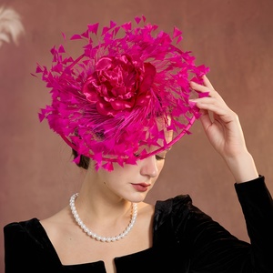 Chapeau élégant à large bord en forme de dôme pour les goûters et <span class=keywords><strong>la</strong></span> Saint-Valentin, orné de plumes artificielles, bandeau décoratif - Product Image 1