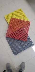 Carreaux de sol modulaires Tapis de sol en plastique PVC PP antidérapants Carrelage de sol de garage à emboîtement pour atelier de réparation automobile Garage - Product Image 5