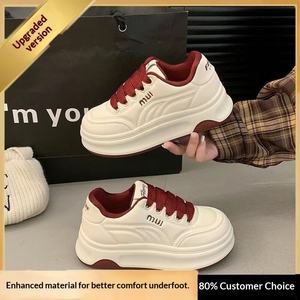 Chaussures de sport décontractées à semelle épaisse pour femmes, collection Printemps-Automne 2025, dernières tendances, polyvalentes, à semelle souple, blanches, rehaussantes - Product Image 1