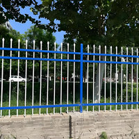 Clôture en acier zingué galvanisé Panneau de piquetage à revêtement en poudre noir pour cour, jardin, confidentialité, sécurité, conception de caillebotis à tubes carrés