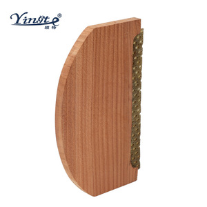 Cepillo Quitapelusas de Madera Maciza Yinste, Herramienta Portátil para Eliminar Manchas de la Ropa - Product Image 1