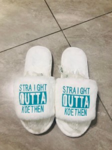 Pantoufles en <span class=keywords><strong>fourrure</strong></span> couleur unie avec logo personnalisé pour femmes, nouveau style, pour intérieur et extérieur, mariage, pantoufles blanches en peluche à bout ouvert pour femmes - Product Image 5