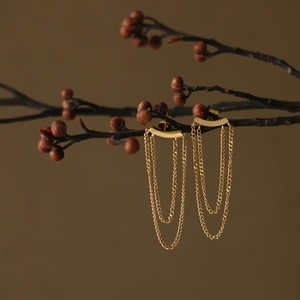 Boucles d'oreilles tendance, charmantes et classiques, à double chaîne, en acier inoxydable plaqué or - Product Image 5