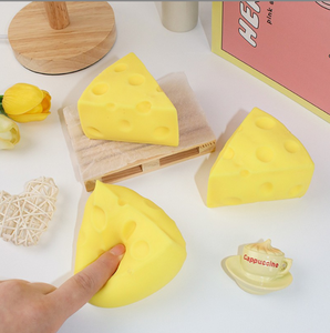 Juguete Sensorial de Queso, Miniatura Antiestrés y Bola de Queso, Novedoso Squishy de Pastel de Queso para Niños y Niñas - Product Image 3