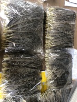 Teint en gros naturel en vrac à pois ailes de guinée plumes/pintade aile plume pour fête carnaval décor