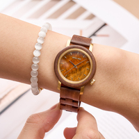 Montre personnalisable pour femme, élégante, en bois de noyer, cadran en marbre, fond en acier inoxydable, style antique, mouvement à quartz