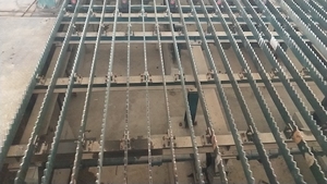 <span class=keywords><strong>Lit</strong></span> de refroidissement de type rack pour laminoir à acier - Section de transfert / Base avec moteur pour barres d'angle / barres déformées / barres carrées - Product Image 5
