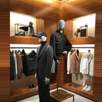 Tables gigognes modernes pliables et portables en bois pour présentation en magasin de vêtements pour hommes – Conception de comptoir