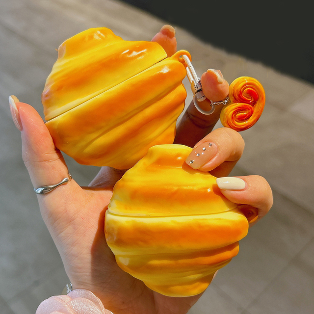 Simulation Food 3D Croissant Bread Silicone Case for 4/3/2/1 Pro 2 Dirt-Resistant & Shockproof Earphone Cover