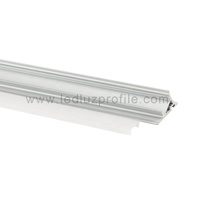 Profilé LED en aluminium à montage en surface à 45 degrés pour éclairage de présentoir d'armoire, canal LED anodisé avec diffuseur