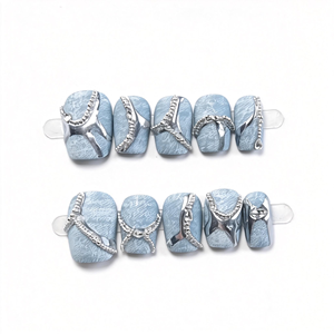 Uñas Postizas Cortas Cuadradas Hechas a Mano con Textura Vaquera Mate, Cristales Marquise y Línea Metálica Plateada, Uñas Estilo Y2K al por Mayor - Product Image 1