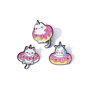 Broche de gato de Animal de Donut rosa de dibujos animados lindo Feliz cumpleaños unicornio gatito anillo de natación Pin de solapa esmaltado - Product Image 1