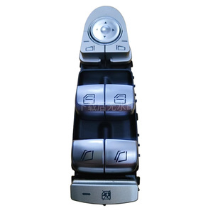 สวิตช์ยกกระจกหน้าซ้าย Mercedes-Benz Viano W447 รุ่น 4479054203 แบบไฟฟ้า 12V สวิตช์อัตโนมัติ - Product Image 1