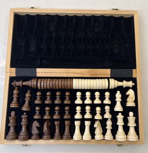 Bộ cờ vua và cờ cá ngựa bằng gỗ từ tính dành cho trẻ em với vua cao 3 inch và bàn cờ 395x395x25mm - Product Image 5