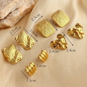 Pendientes Escultóricos de Corazón, Fruta y Flor de Moda para Mujer, Chapados en Oro de 14K, Acero Inoxidable, Diseño Geométrico Exagerado, Personalizados para Fiesta - Product Image 4