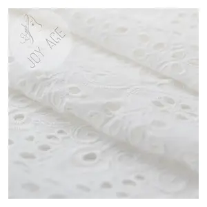 Nouveau 3d Fait Main de Style Blanc Brodé Floral Fleurs Doux 100% Coton Polyester Oeillet Broderie Dentelle Tissu