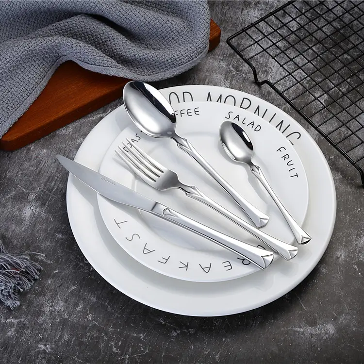 Poli miroir de haute qualité couteau fourchette cuillère coutellerie plat en acier inoxydable ensemble de couverts 24 pièces pour cadeaux
