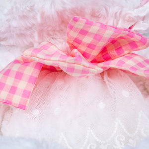 Peluche lapin assis super douce, adorable jouet lapin aux oreilles tombantes pour enfants avec nœud papillon et ruban décoratif - Product Image 5