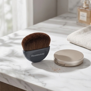 Mini <span class=keywords><strong>pinceau</strong></span> à blush plat en poils de poney 45 mm de large, personnalisable avec logo, <span class=keywords><strong>pinceau</strong></span> de maquillage compact - Product Image 3