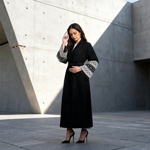 Vestido Abaya de Primera Calidad, Hecho a Medida, Elegante y de Estilo Moderno para Mujeres Musulmanas, para Ocasiones Especiales - Product Image 4