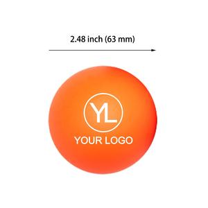 Balle de massage en silicone avec logo personnalisé, balle de thérapie pour les mains, soulagement du stress, pour les événements de bien-être et les promotions - Product Image 2