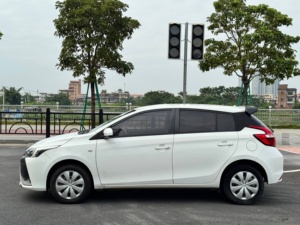 Toyota Yaris Usata Modello 2019 1.5L 80000KM Trasmissione Automatica Edizione Affascinante con Freno di Stazionamento Elettronico - Product Image 3