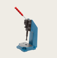 Presse à levier manuelle KIPP K1550, corps en acier, équipement industriel de précision pour le poinçonnage, l'assemblage, le rivetage et le formage