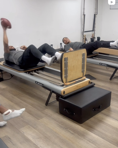 Máquina de reformador de Pilates comercial profesional con cama de núcleo ajustable duradera para uso de ejercicio corporal en estudio de Yoga - Product Image 5