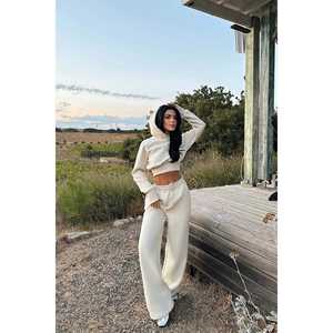 Ensemble de survêtement à capuche pour homme, coupe-vent et respirant, personnalisé, avec logo imprimé et techniques de strass, idéal pour le jogging - Product Image 1