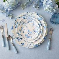 Service de table en porcelaine céramique bleu clair à motif floral, assiette de présentation vintage en porcelaine fine pour la décoration de table de mariage ou de fête