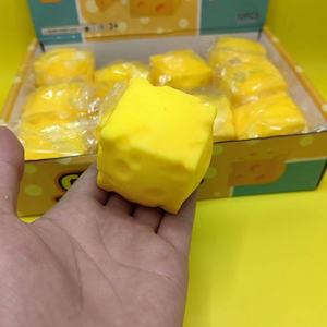 Hot-Bán Quảng Trường Mini Pho Mát Bóp Sáng Tạo Ultra-Mềm Chậm Phục Hồi Căng Thẳng Cứu Trợ Đồ Chơi Cảm Giác Đồ Chơi Cho Cảm Xúc làm dịu - Product Image 3