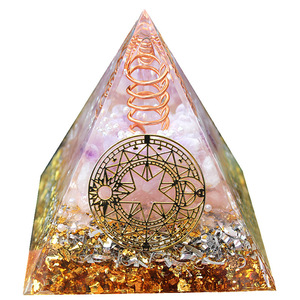 Pyramide en cristal Kogiya 6 cm en résine époxy blanche, décoration artisanale pour la maison, ornement de bureau - Product Image 5