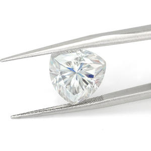 Pierres en vrac en gros Goldleaf, diamants en moissanite taille trillion couleur D VVS pour la fabrication de bijoux - Product Image 3