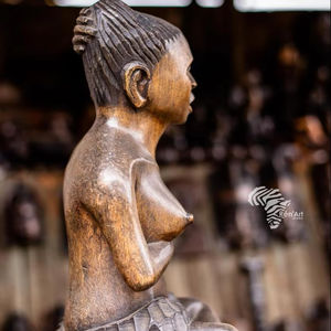 หน้ากากไม้คองโกแบบแฟร์เทรด ทำด้วยมือโดยช่างแกะสลักผู้เชี่ยวชาญ ช่วยสนับสนุนชุมชนหลังสงคราม รับผลิตแบรนด์ส่วนตัว - Product Image 1