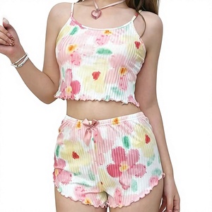Pijamas de franela y batas de lana para las tardes frías de invierno y las mañanas acogedoras. - Product Image 2