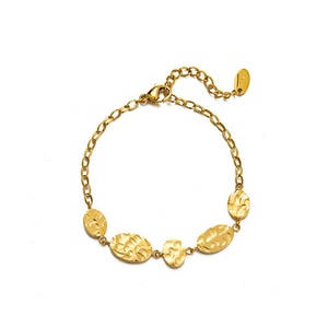 Modernos Conjuntos de Joyería de Acero Inoxidable Hipoalergénico con Baño de Oro PVD de 14k y 18k, Antideslustre, para Mujer (Pendientes y Pulsera) - Product Image 5