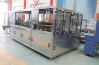 Ligne de production automatique complète de remplissage d'eau et de boissons de 3 gallons avec bouteilles en verre pour l'embouteillage à grand volume