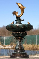 Grande sculpture personnalisée de fontaine de famille de dauphin en bronze de jardin antique