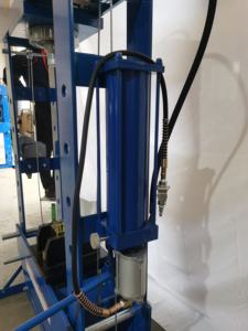 <span class=keywords><strong>Presse</strong></span> <span class=keywords><strong>hydraulique</strong></span> pneumatique de style professionnel Cnjacks Direct Supply <span class=keywords><strong>75T</strong></span> avec manomètre et jeu de goupilles - Product Image 2