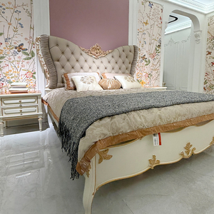 Cama de Lujo Rococó Francesa <span class=keywords><strong>Provincial</strong></span> con Cabecero Acolchado y Botones, Plisada, con Filigrana, Estilo Boutique Glam para Dormitorio de <span class=keywords><strong>Palacio</strong></span> o Penthouse - Product Image 2