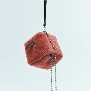 กระเป๋าคาดลำตัวขนสัตว์แฟชั่นโซ่ลูกปัดโลหะน่ารักกระเป๋าโทรศัพท์สะพายข้างกระเป๋าป้ายเย็บสำหรับผู้หญิง - Product Image 2