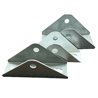 Accessoires de montage de panneaux solaires OEM, galvanisation à chaud, connecteur triangulaire à quatre trous, rails solaires et accessoires
