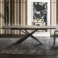 Table à manger personnalisée moderne et luxueuse en métal extensible et pliable 4 places en verre trempé pieds pour hôtel appartement salle à manger
