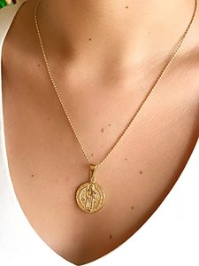 Pendentif religieux <span class=keywords><strong>Saint</strong></span> Michel sans ternissement plaqué <span class=keywords><strong>or</strong></span> <span class=keywords><strong>18</strong></span> <span class=keywords><strong>carats</strong></span>, <span class=keywords><strong>médaille</strong></span> de la Vierge Marie, pendentif vintage miraculeux de Guadalupe - Product Image 3