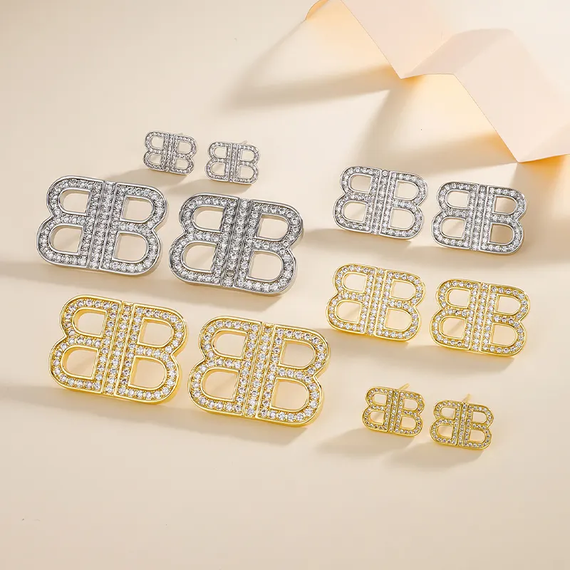 Customized Earrings Designer Letter Charm Earrings Copper Plated 18K Gold Fashion Women's Earrings Wholesale