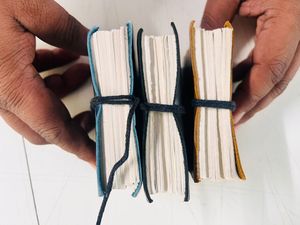 Cuaderno de Cuero con Tapa Dura, Encuadernación Cosida, Negro, Azul, Marrón, Diario, Cuaderno de Escritura, Regalo, 50 Hojas, 100 Páginas - Product Image 3