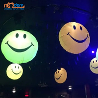 Ballon gonflable en PVC scellé avec lumières LED RGB, couleurs personnalisables, ventilateur intégré pour la décoration de plafond de club