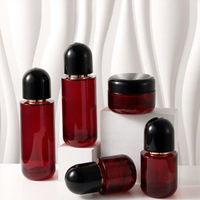 Juego de Envases Cosméticos de Vidrio Recargables con Logotipo Personalizado, Elegantes Botellas y Frascos Rojos con Tapa de Cúpula Negra para Suero, Aceite Esencial y Crema Hidratante